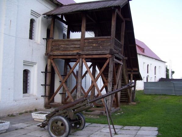 die Kanone beim Hotel der Arbeiter