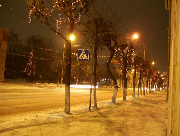 100_8770 Ryazan bei Nacht (Langzeitaufnahme)