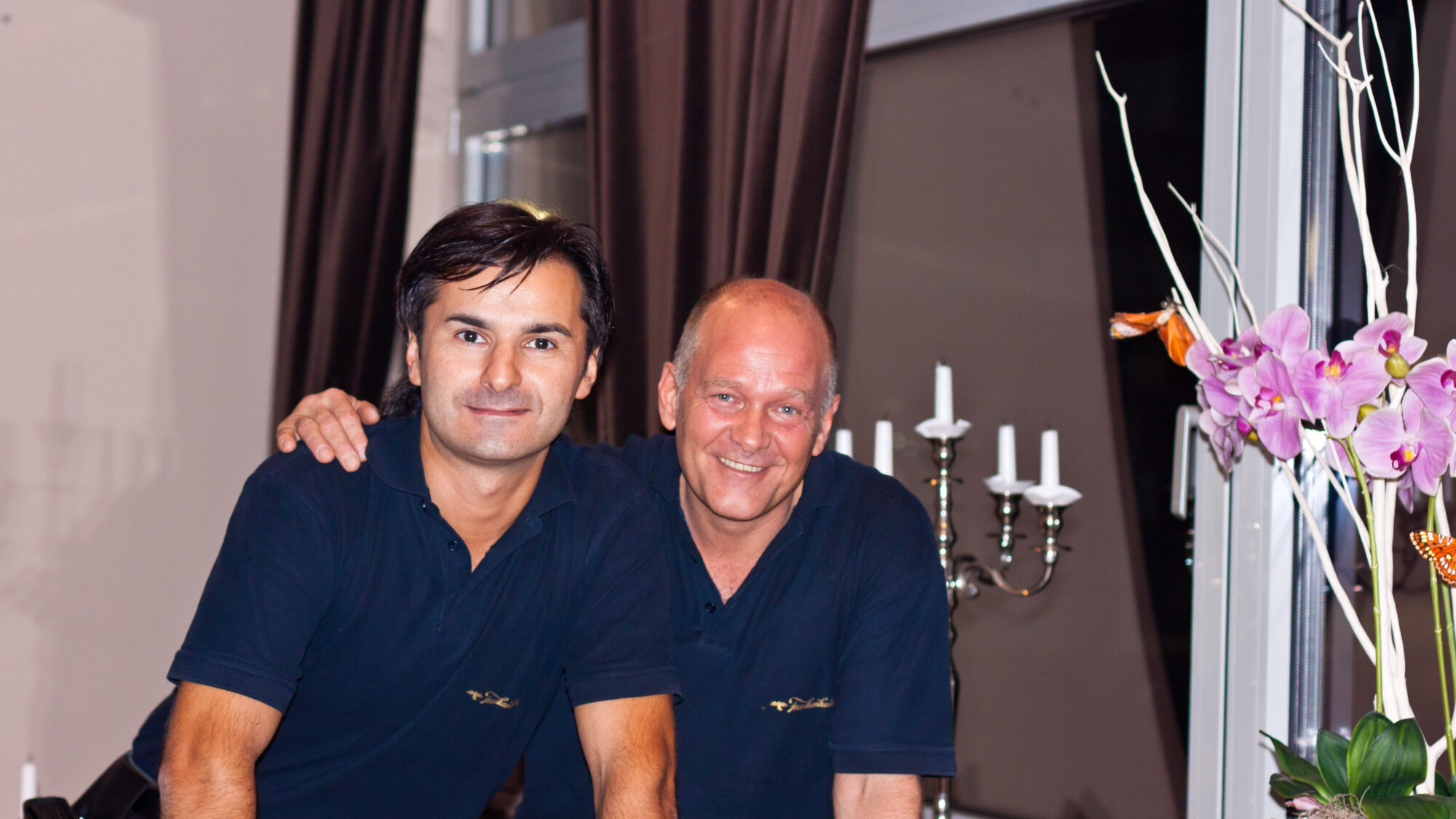 Der Hotelier Babic und unser Kellner (v. l. n. r.)