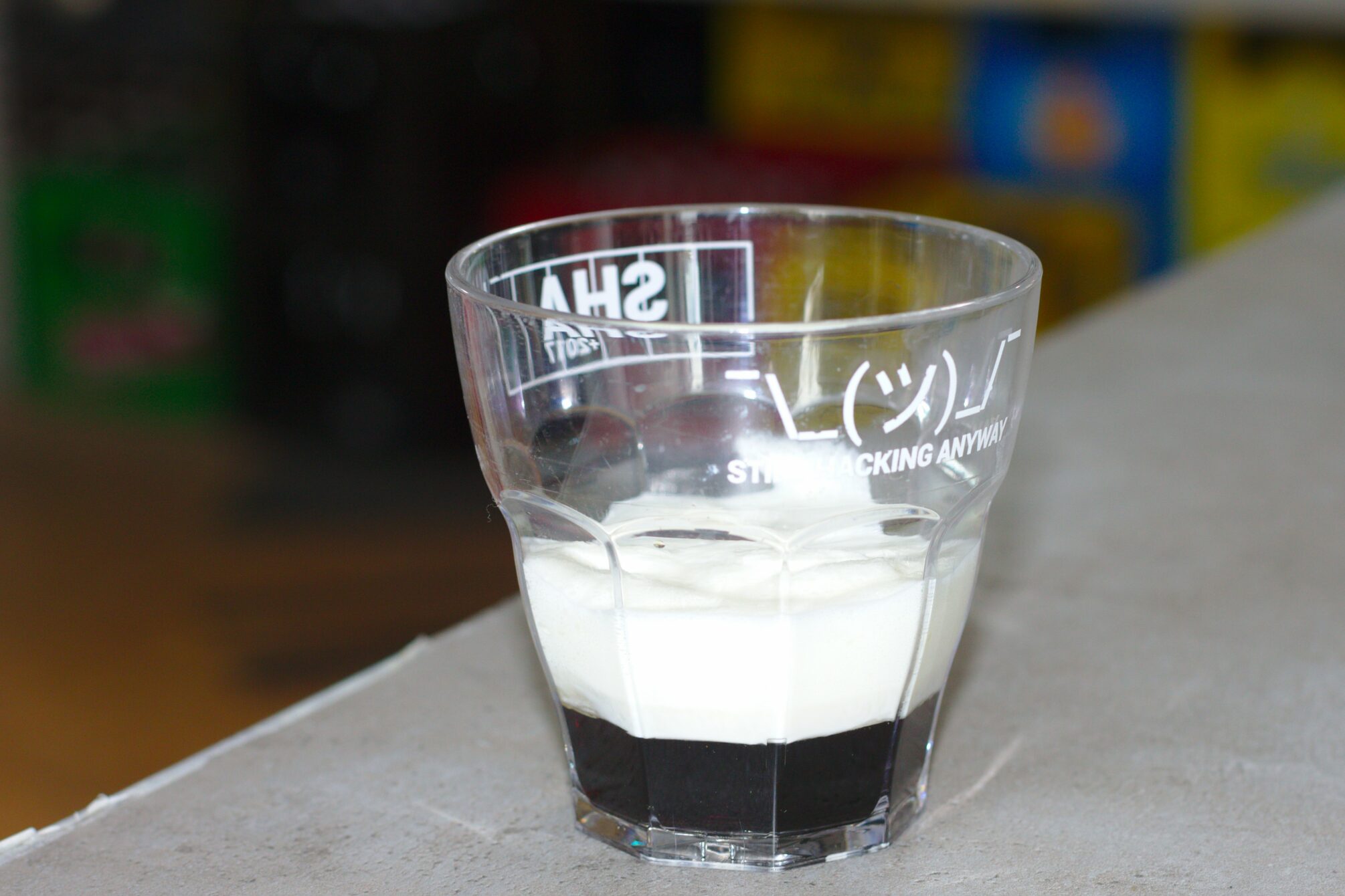 SHA2017 Becher mit einem White Russian Cocktail