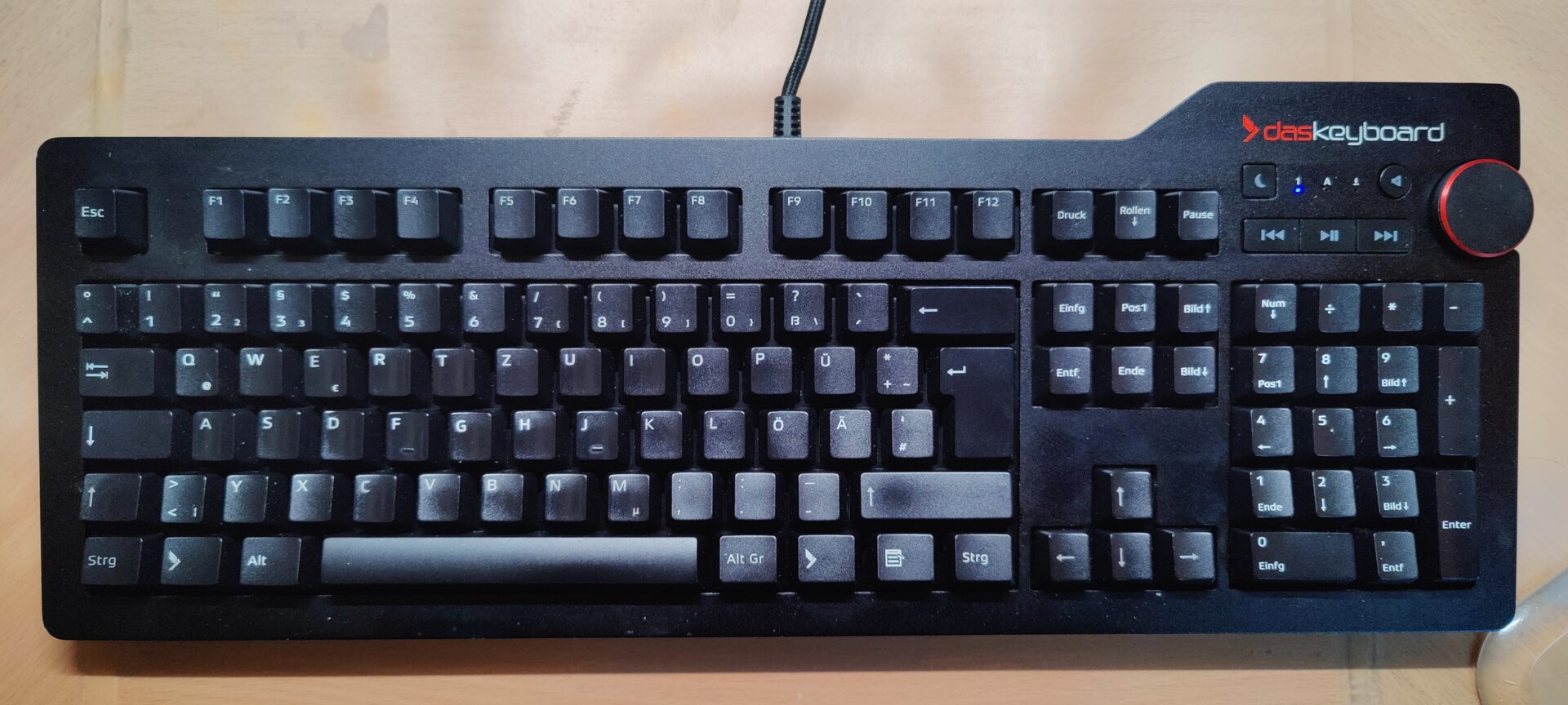 Vollständig funktionsrestaurierte Tastatur. Jetzt mit Extrafunktionen :-)