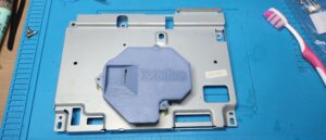 3D-gedruckter SD-Kartenhalter passt auf den CD-ROM mount