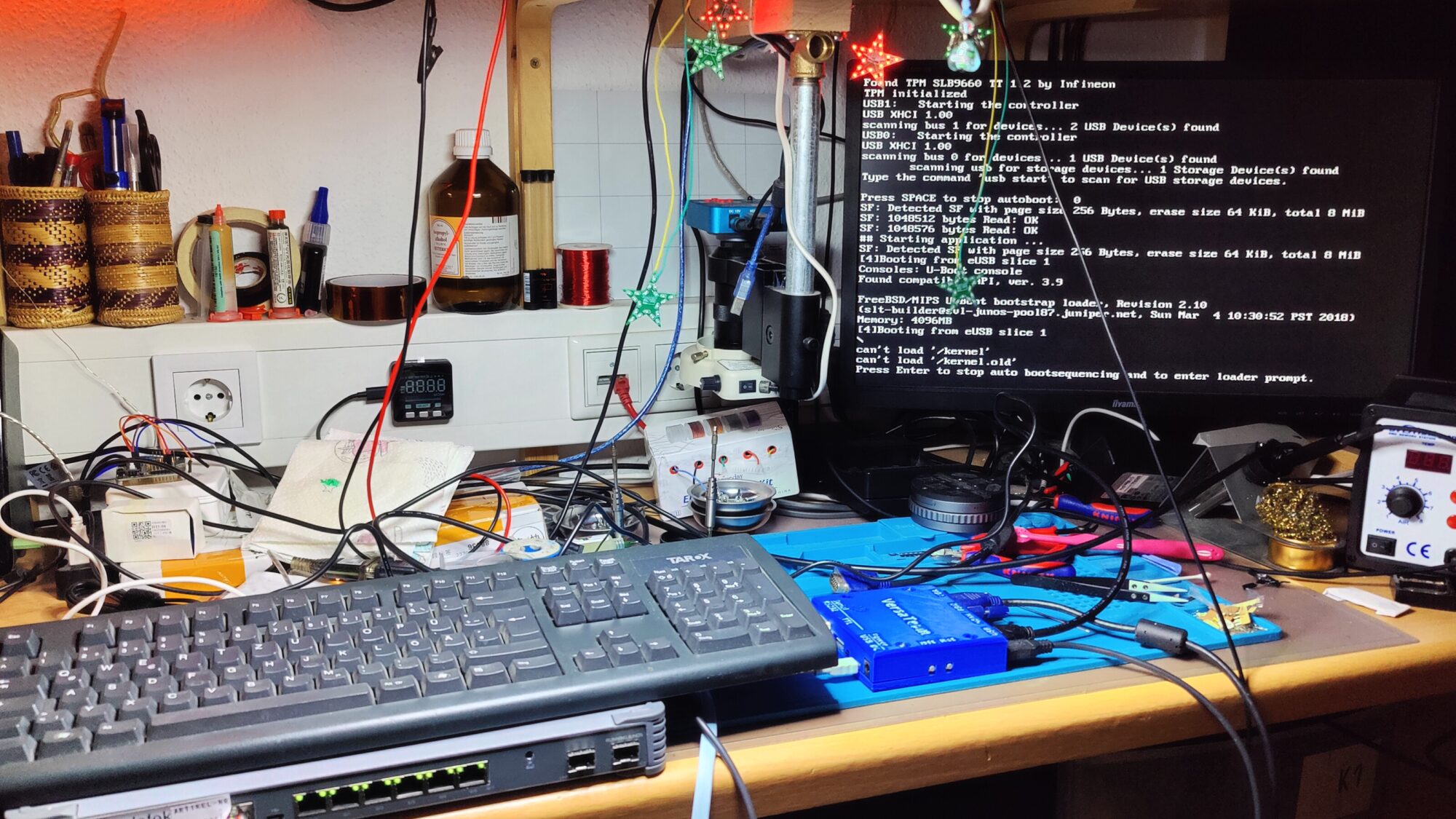 Juniper SRX mit VersaTerm als Ein- und Ausgabegerät