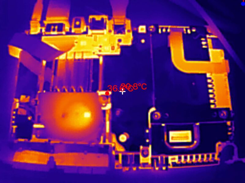 Modifiziertes Mainboard in der Thermalansicht