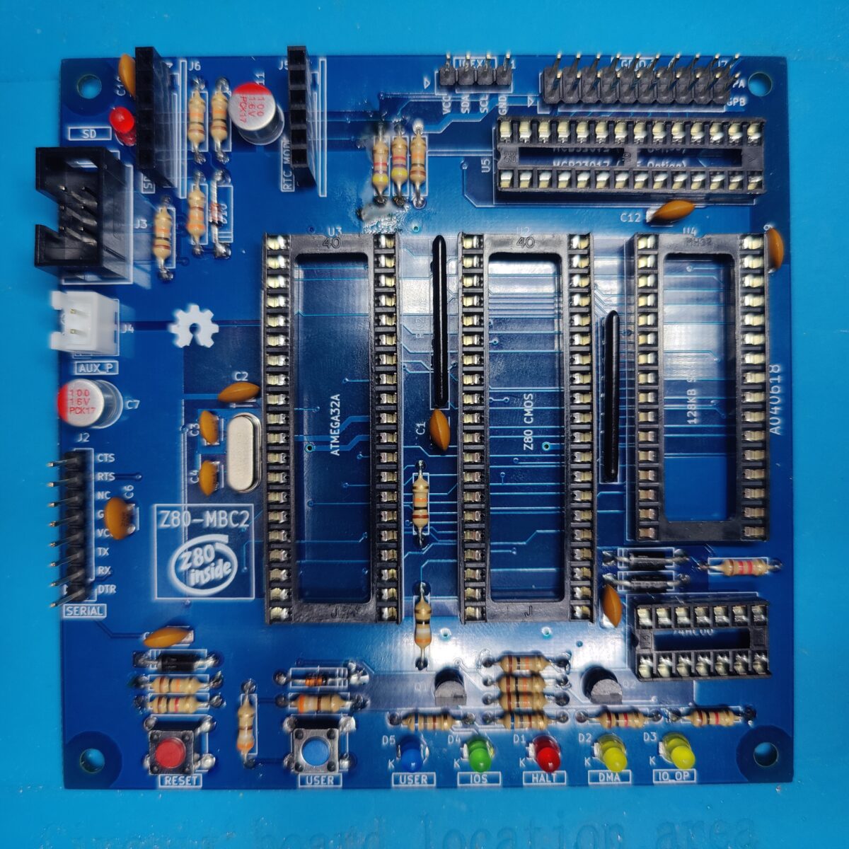 PCB fertig gelötet und voll bestückt (außer Chips)