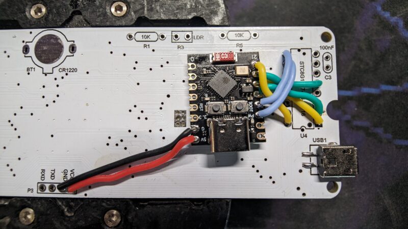 Neben dem ESP32 sind nur 2 Taster und die USB-Buchse aus dem DIY Kit verwendet worden
